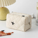 Necessaire Feminina com Laço Bordado