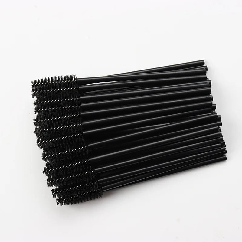 Kit com 50 Pincéis de Maquiagem Descartáveis